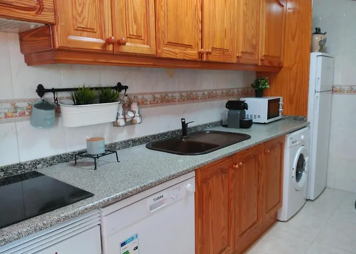 アパート Confortable, Bright, Well Located *