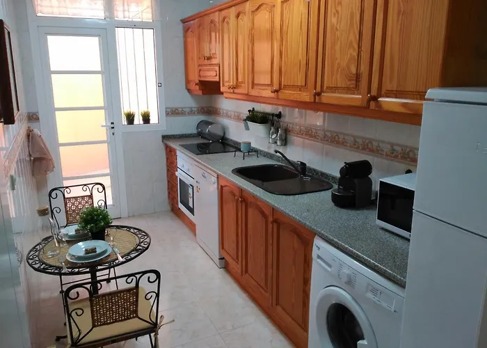 Confortable, Bright, Well Located アパート *